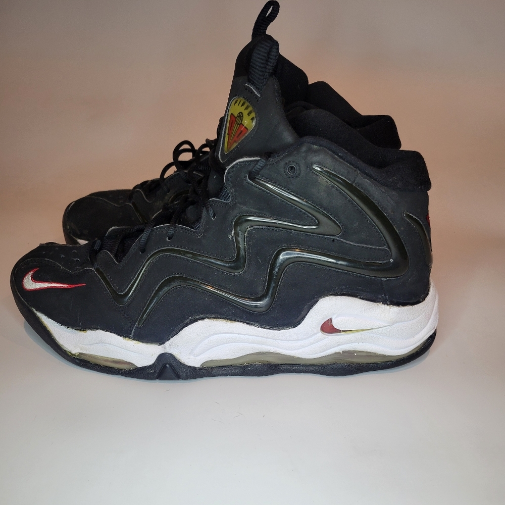 Nike Scottie Pippen Black Varsity Red Size 13